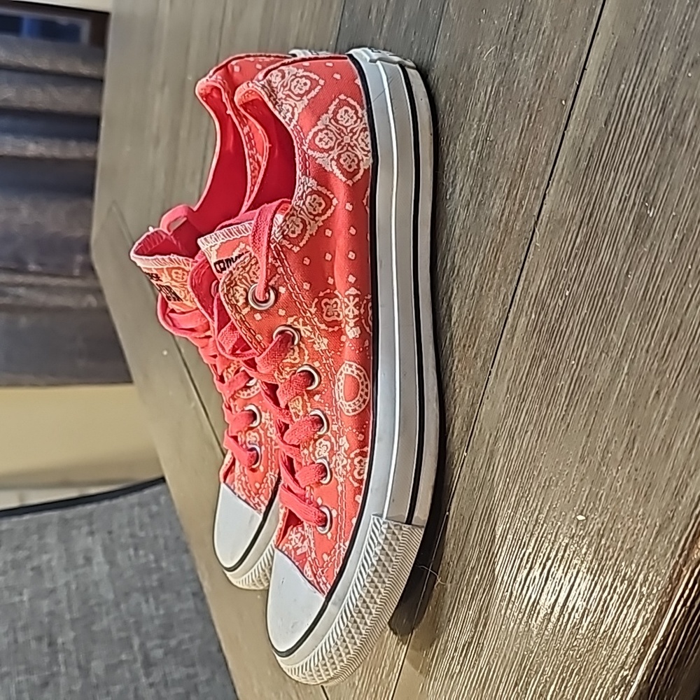 Converse All Star Salmon colored Bandana patterned Women's size 9